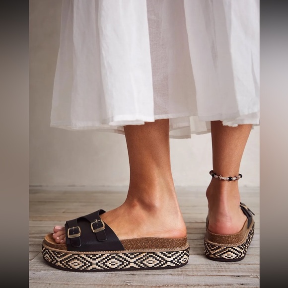 NEW FREE PEOPLE CARAVELLE CORK FOOTBED SANDALS BLACK - Picture 4 of 4